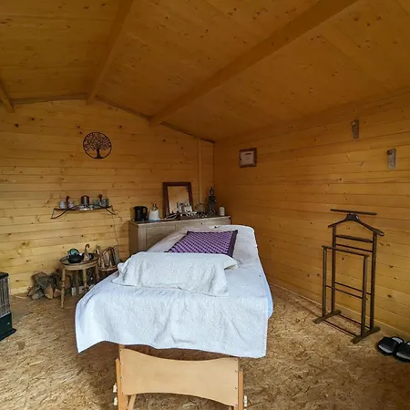 Roulotte Cosy Avec Jacuzzi Et Spa, Massages Bien-etre, Nature Et Calme, Pres De Lyon - Fr-1-582-477